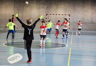 米兰体育网页版-四国蝶泳转身用时差距仅0.07秒，蝶泳转身动作